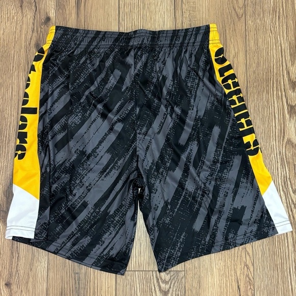 NWT NFL FOCO Steelers Shorts Mens Size Small - Picture 2 of 4